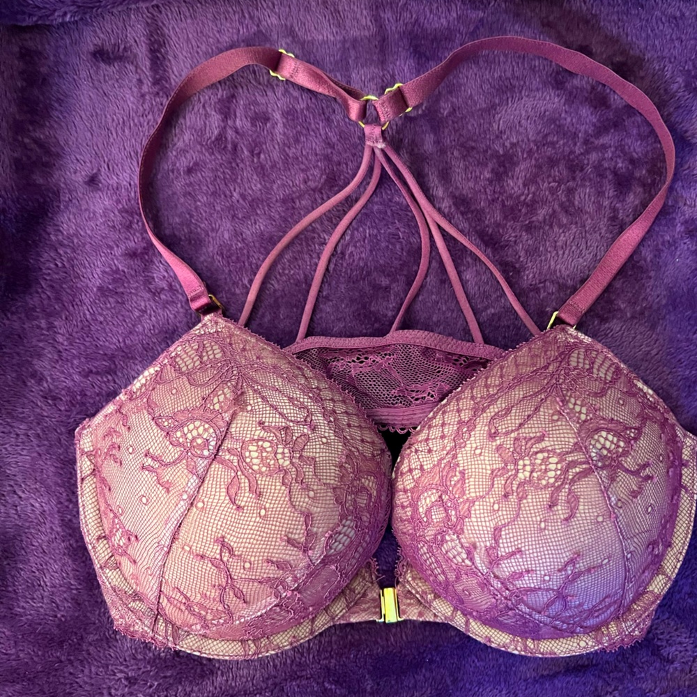 Victoria’s Secret size 34 C bombshell plunge add two cup sizes